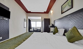 Treebo Mayur, Mall Road