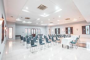 Super OYO 686 Bunga Karang Hotel