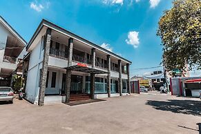 Super OYO 686 Bunga Karang Hotel