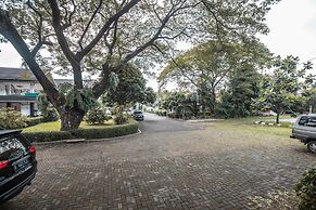 Super OYO 686 Bunga Karang Hotel