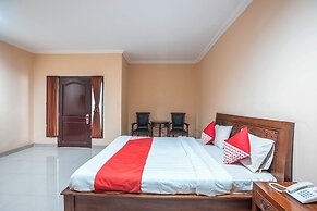Super OYO 686 Bunga Karang Hotel