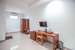 Super OYO 686 Bunga Karang Hotel