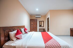 Super OYO 686 Bunga Karang Hotel
