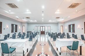 Super OYO 686 Bunga Karang Hotel