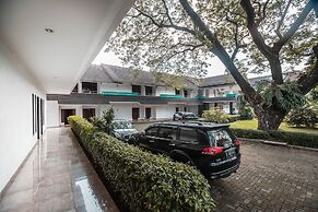 Super OYO 686 Bunga Karang Hotel