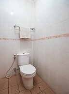 Super OYO 686 Bunga Karang Hotel