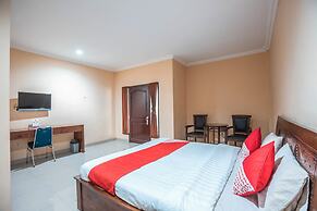 Super OYO 686 Bunga Karang Hotel