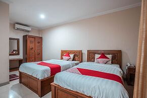 Super OYO 686 Bunga Karang Hotel