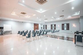 Super OYO 686 Bunga Karang Hotel