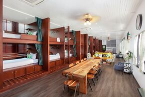 Sound Gallery House - Hostel