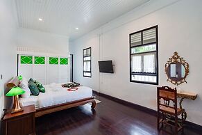 Sound Gallery House - Hostel