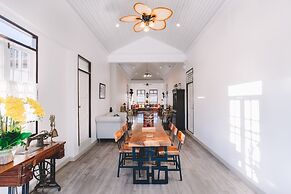 Sound Gallery House - Hostel