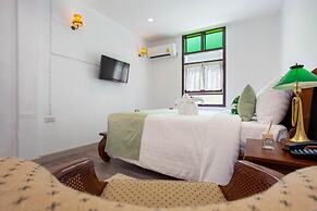 Sound Gallery House - Hostel