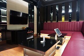 Avenzel Hotel & Convention Cibubur