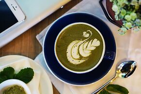 Avenzel Hotel & Convention Cibubur