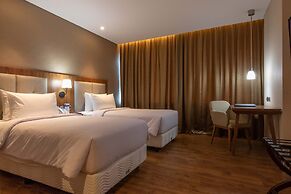 Avenzel Hotel & Convention Cibubur