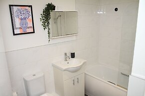 3 Beds 2 Baths Oxford Circus