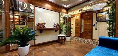 Hotel Makhan Residency