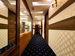 Hotel Makhan Residency