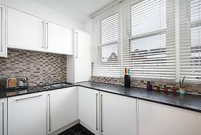 3 Beds 2 Baths Penthouse