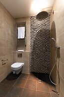 3 Beds 2 Baths Penthouse