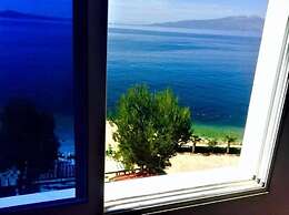 Kalemi's Beachside Hotel