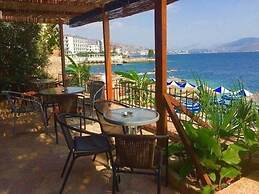 Kalemi's Beachside Hotel