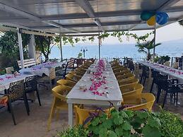 Kalemi's Beachside Hotel