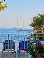 Kalemi's Beachside Hotel