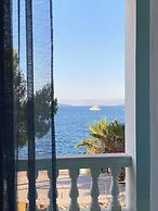 Kalemi's Beachside Hotel