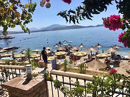 Kalemi's Beachside Hotel