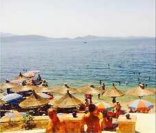 Kalemi's Beachside Hotel