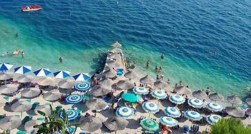 Kalemi's Beachside Hotel