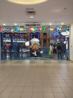 Golden Service Suite At Times Square