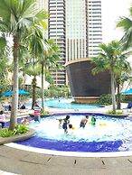 Golden Service Suite At Times Square