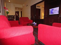 Golden Service Suite At Times Square