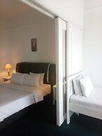 Golden Service Suite At Times Square