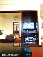 Golden Service Suite At Times Square