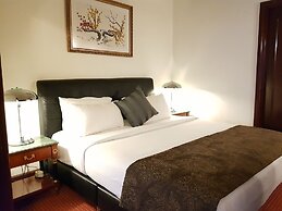 Golden Service Suite At Times Square