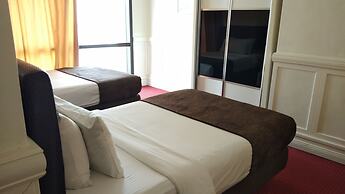 Golden Service Suite At Times Square