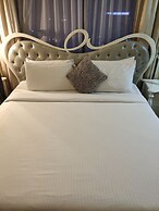 Golden Service Suite At Times Square