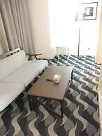 Golden Service Suite At Times Square