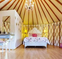 Yol Glamping Hotel Retreat Center