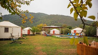 Yol Glamping Hotel Retreat Center