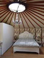 Yol Glamping Hotel Retreat Center
