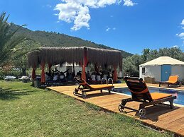 Yol Glamping Hotel Retreat Center