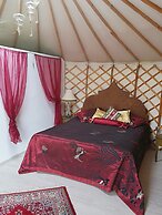 Yol Glamping Hotel Retreat Center