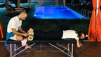 Yol Glamping Hotel Retreat Center