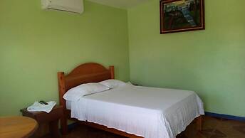 Cabinas El Tropico