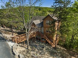 Whispering Woods Lodge-sleeps 10 4 Bedroom Home by RedAwning